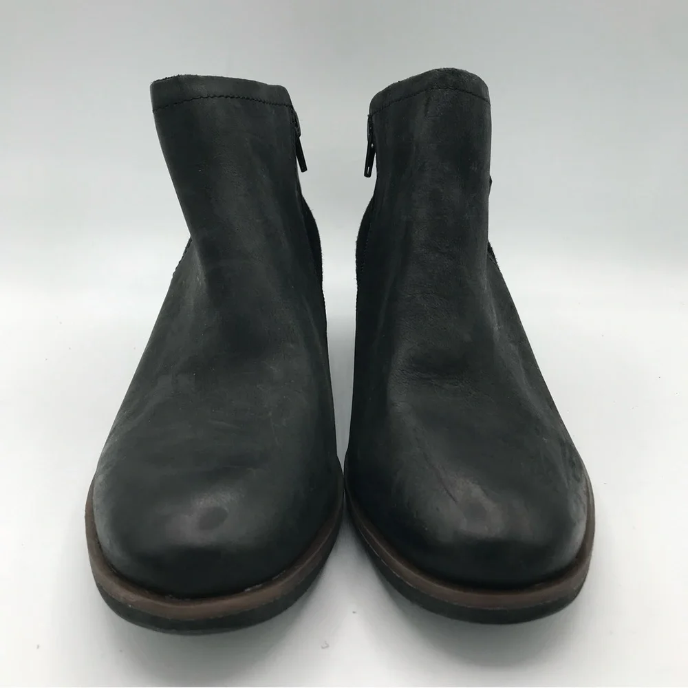 NWOB KORKS Kork-Ease Sonya Black‎ Leather Ankle Booties Sz 7 Zipper Distressed